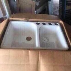 KOHLER  Executive Chef Undermount 33-in x 22-in White Double Offset Bowl 4-Hole Kitchen Sink NEW