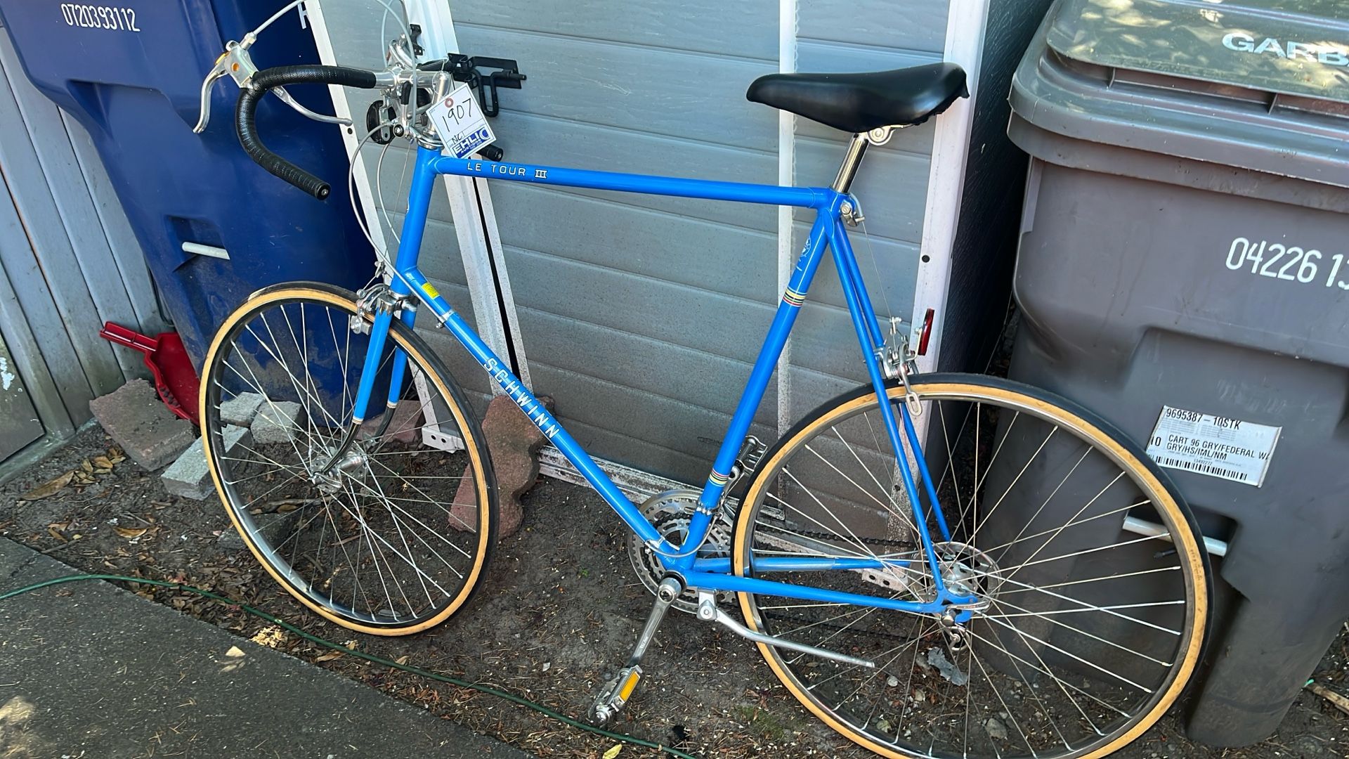 Very Nice Vintage Schwinn Le Tour III Touring Bike Bicycle 