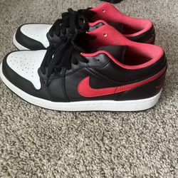 Air Jordan Low (Size 10) 
