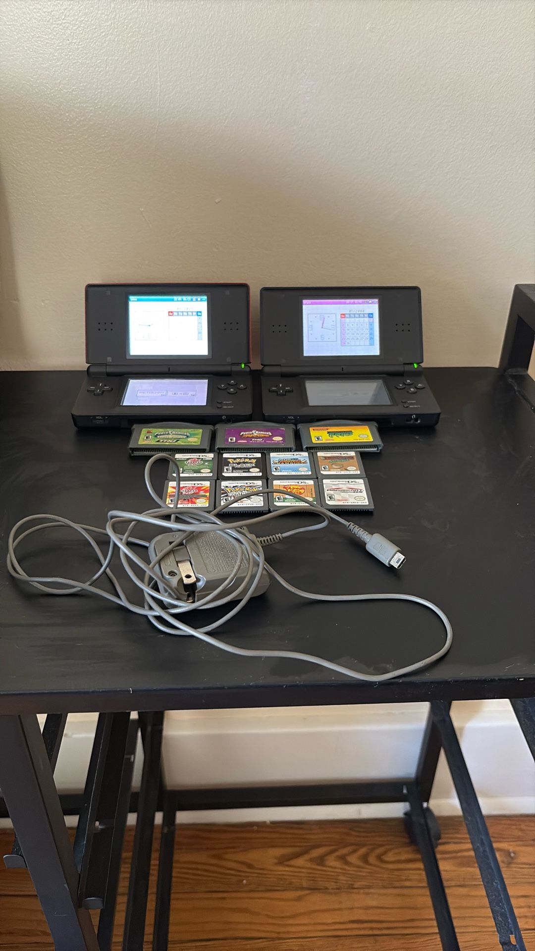 2 Nintendo DS 11 Games And Charger