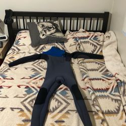 Oneil Wetsuit Size 12 (No Holes)