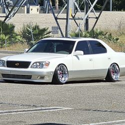 2000 Lexus LS 400