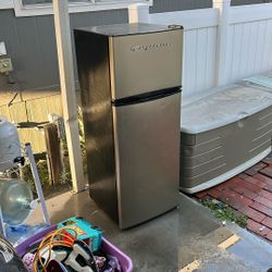 Frigidaire refrigerator