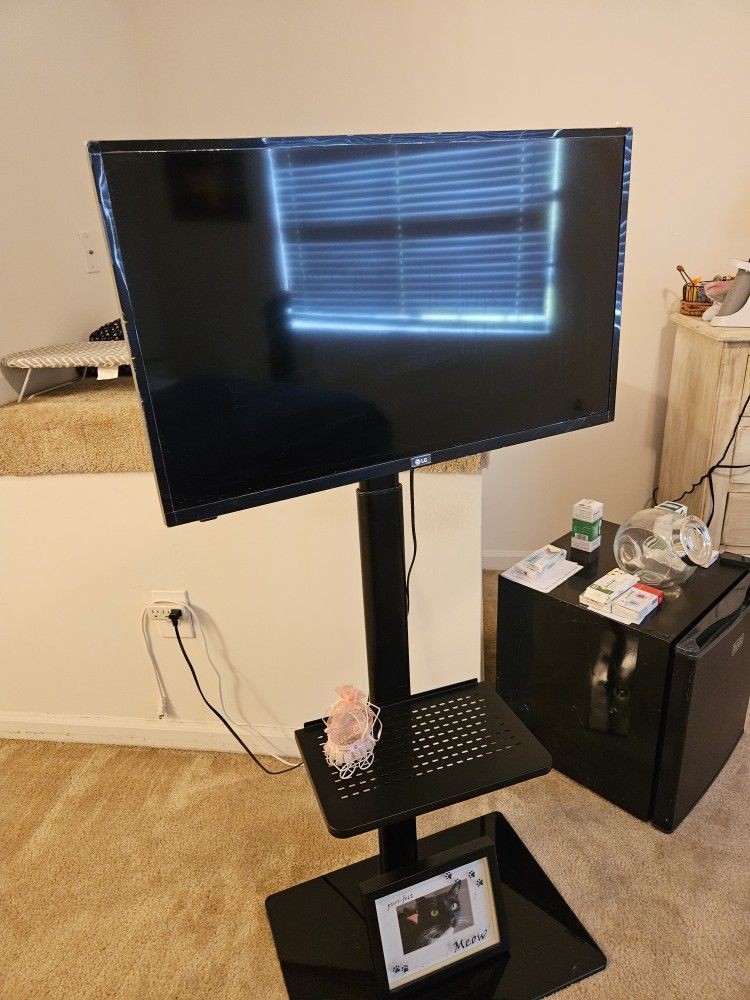 Led LG 34 Inch Tv With Entertainment Center Stand