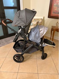 UPPAbaby Double stroller and Infant base