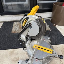 10” Dewalt Mitre Saw