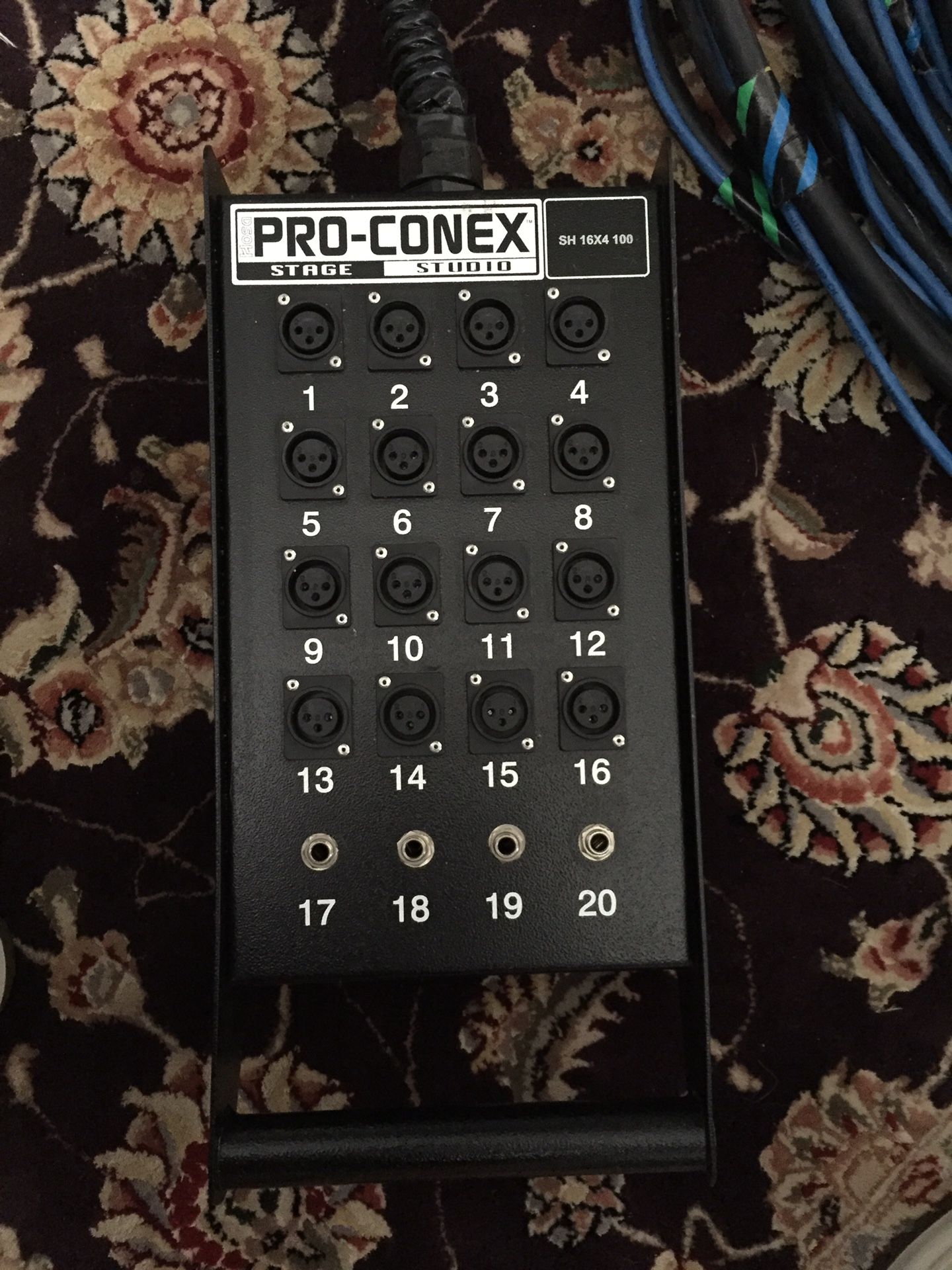 Hosa Pro Conex SH 16x4 100 Audio Snake stage box