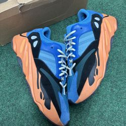 YEEZY 700 BRIGHT BLUE SIZE 11.5
