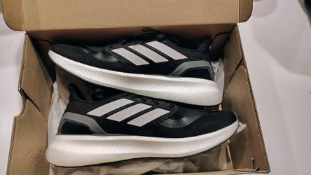 New Adidas Pureboost 5 Running Shoes Size US 8