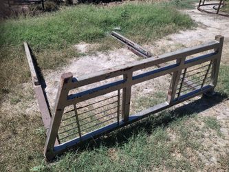 Headache Rack 1997 To 2002 Ford F-250 Or F-350 Needs Painting $250 OBO
