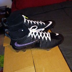 Nike Vapor Edge 360 Untouchable Men's Mid football cleats. 