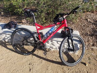 2008 KHS XC 104. (
8 speed)