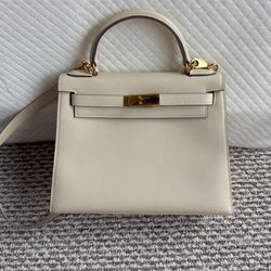 Women white bag