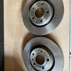 New Brake discs. With Brembo brake discs. This is a spare part for Audi A4 (8E2, B6) 11/00-12/04 and Audi A4 (8EC, B7) 11/04-06/08.