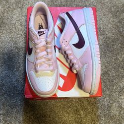 Nike Dunk low “Pink Foam” Size 3.5 (5 Women’s)