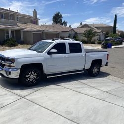 2017 Chevy Silverado Excellent Condition