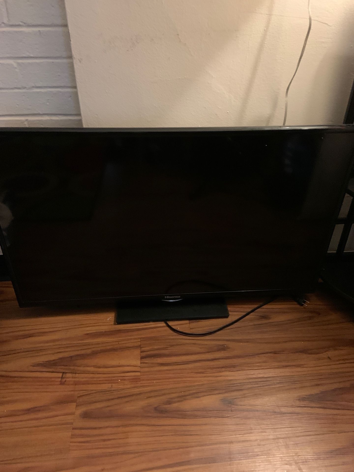 40” Hisense Smart TV