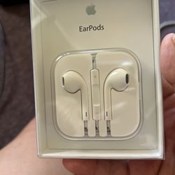 Ear Pods With Remote And Mic