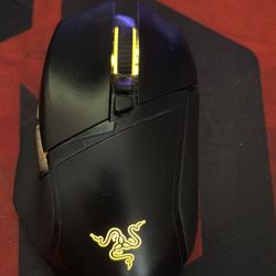 Razer Wireless Gaming Mouse And Charging Dock