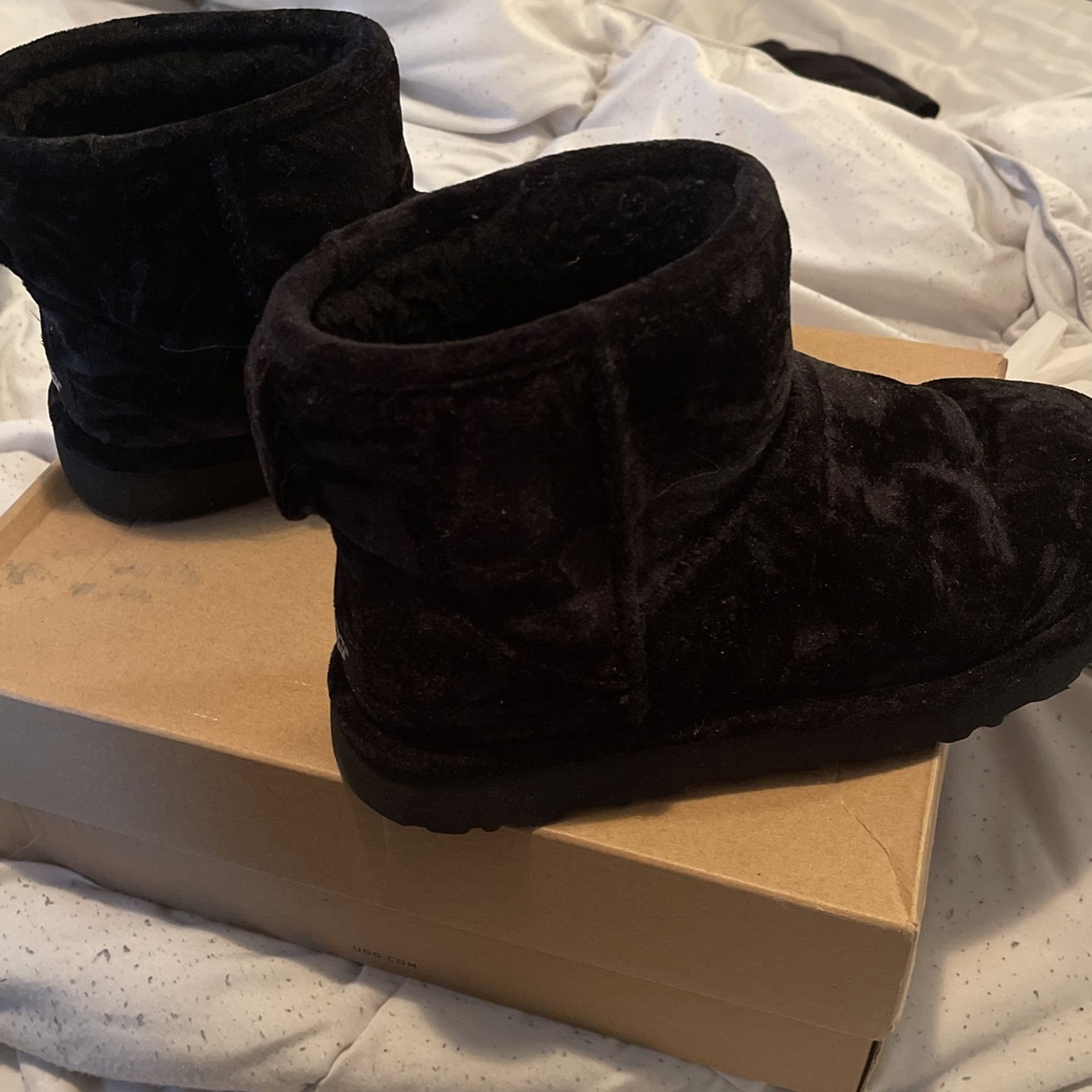 Black Ugg