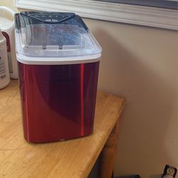 Frigidaire Mini Ice Maker