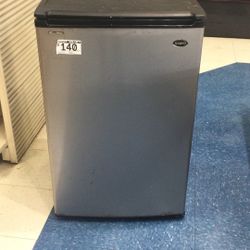 Sanyo Compact Fridge