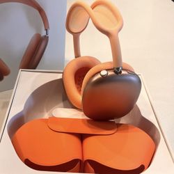 Apple AirPods Max “Orange Edition” 