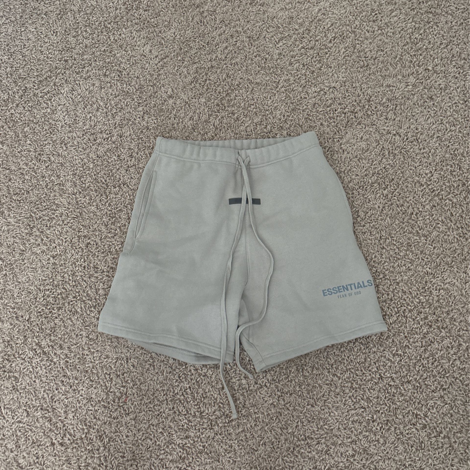 MENS ESSENTIALS SHORTS