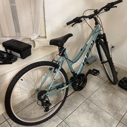 Huffy teal Women’s Bicycle