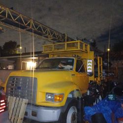 1996 Ford F-700 Diesel Roofing Truck Only 27,114 Miles.
