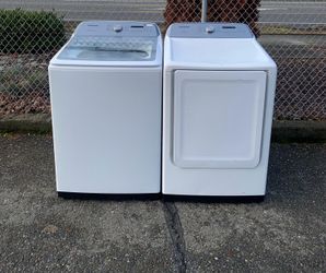 Samsung Washer And Dryer Set.