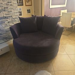 Round swivel velvet chair