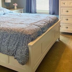 Queen Size Bedroom Set