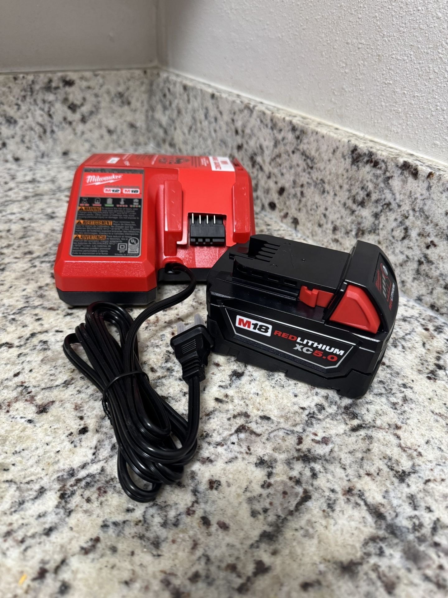Milwaukee M18 18volt 5ah Battery And Charger