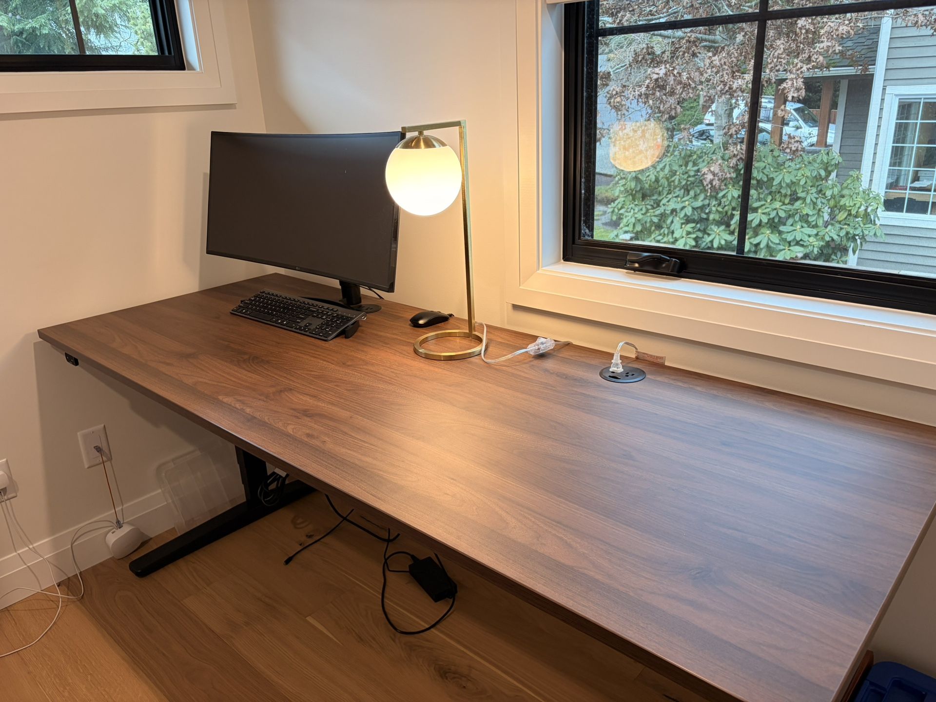 UPLIFT 80 X 30 Standing Desk