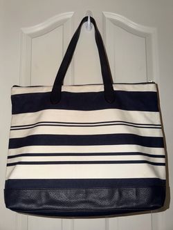 Women’s Tote **LIKE NEW**
