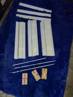 BRAND NEW WHITE FAUX WOOD CORDLESS BLINDS..SIZES IN PICTURES..LIKE 3FT LONG..20 DOLLARS EACH...CHECK OUT MY PAGE FOR MORE ✔️ ✅️