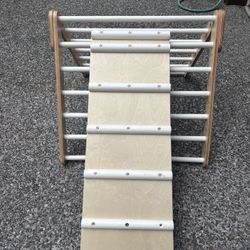Kids Triangle Climber 