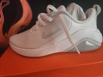 Nike Air Zoom Bella 7