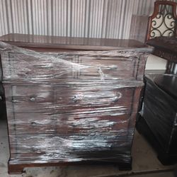 Dresser Set 