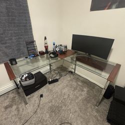 Corner desk