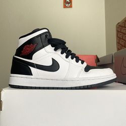 Womens Jordan Mid 