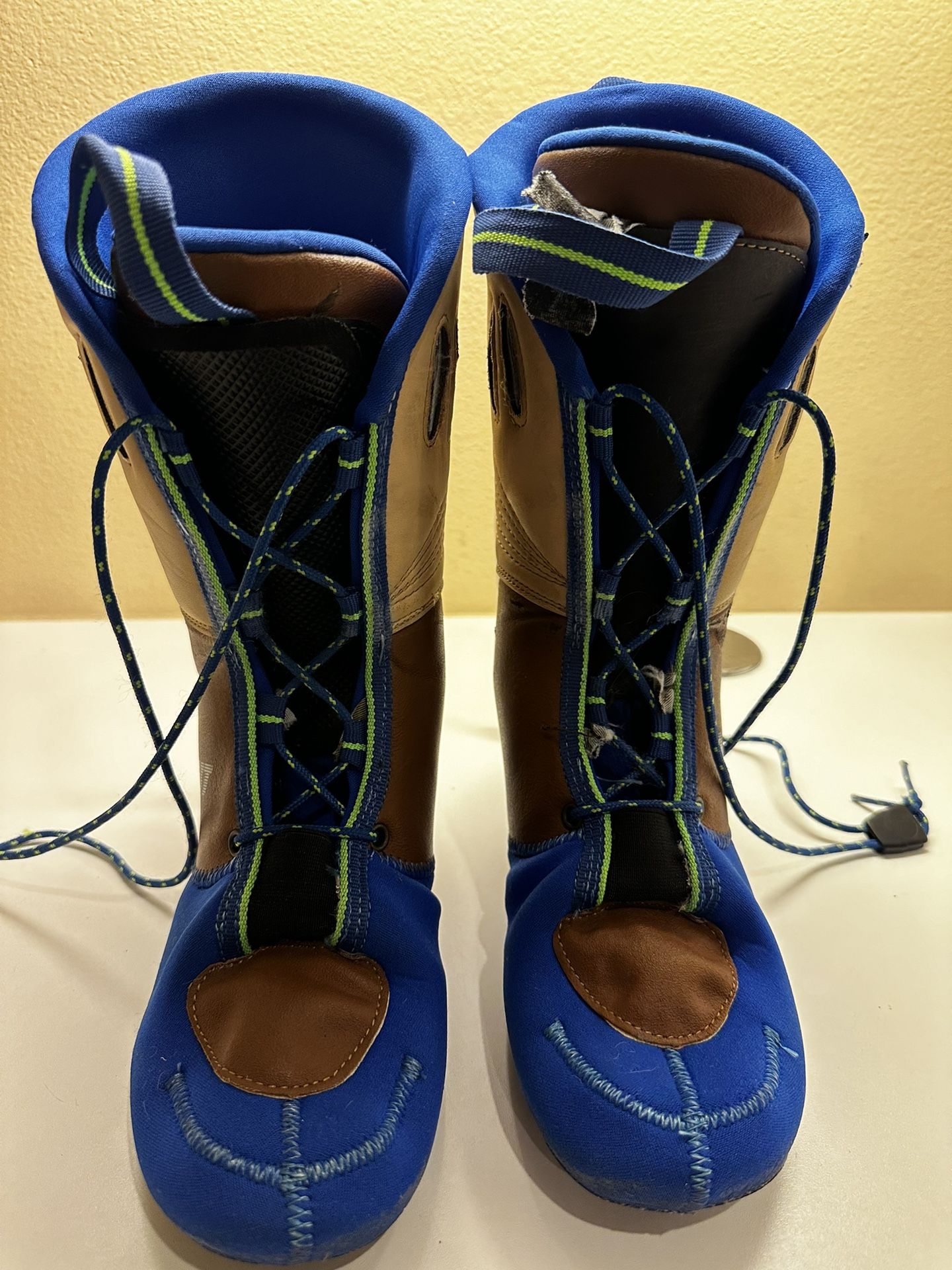 Rossignol All Track 130 Ski Boot with Zip Fit Liners, Superfeet