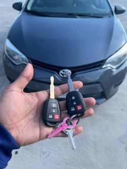 Car Keys N Remotes/ Llaves Con Control