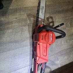 Milwaukee M18 FUEL 16 in. 18-Vo Chainsaw 