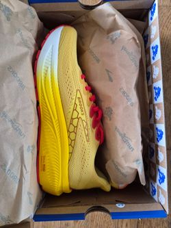 Brooks Disney Ghost 17 Winnie the Pooh