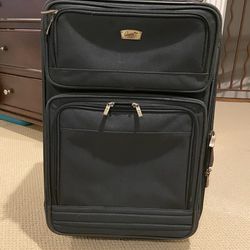 2 Piece Ricardo Luggage Set