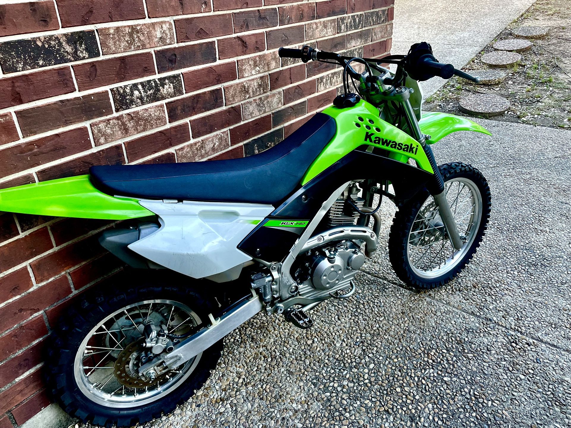 Kawasaki KLX140 Dirtbike for Sale in San Antonio, TX OfferUp