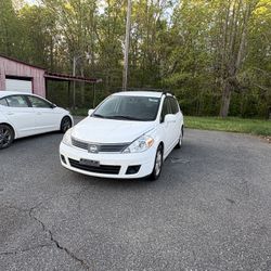 2018 Hyundai 2010 Nissan