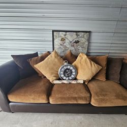 Sofa , Picture, Clock , Side Table And Matching Walpaper To The Picture